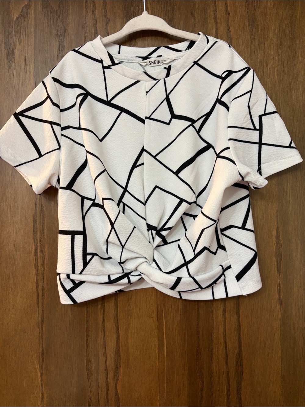 SHEIN Black & White Geometric Twist-Knot Short Sleeve Top